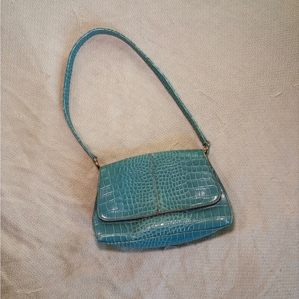Elegant Blue Crocodile Pattern Shoulder Bag